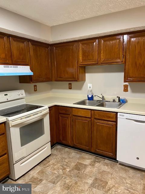 LAUREL HIGHLANDS - Residential Lease