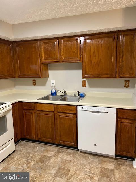 LAUREL HIGHLANDS - Residential Lease