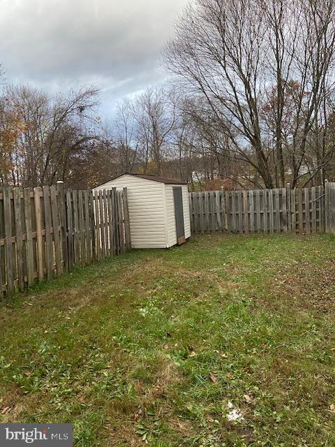 LAUREL HIGHLANDS - Residential Lease