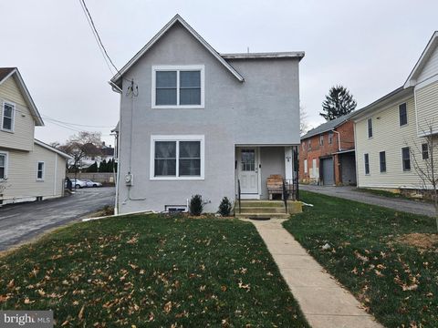 404 W WAYNE AVENUE WAYNE PA 19087