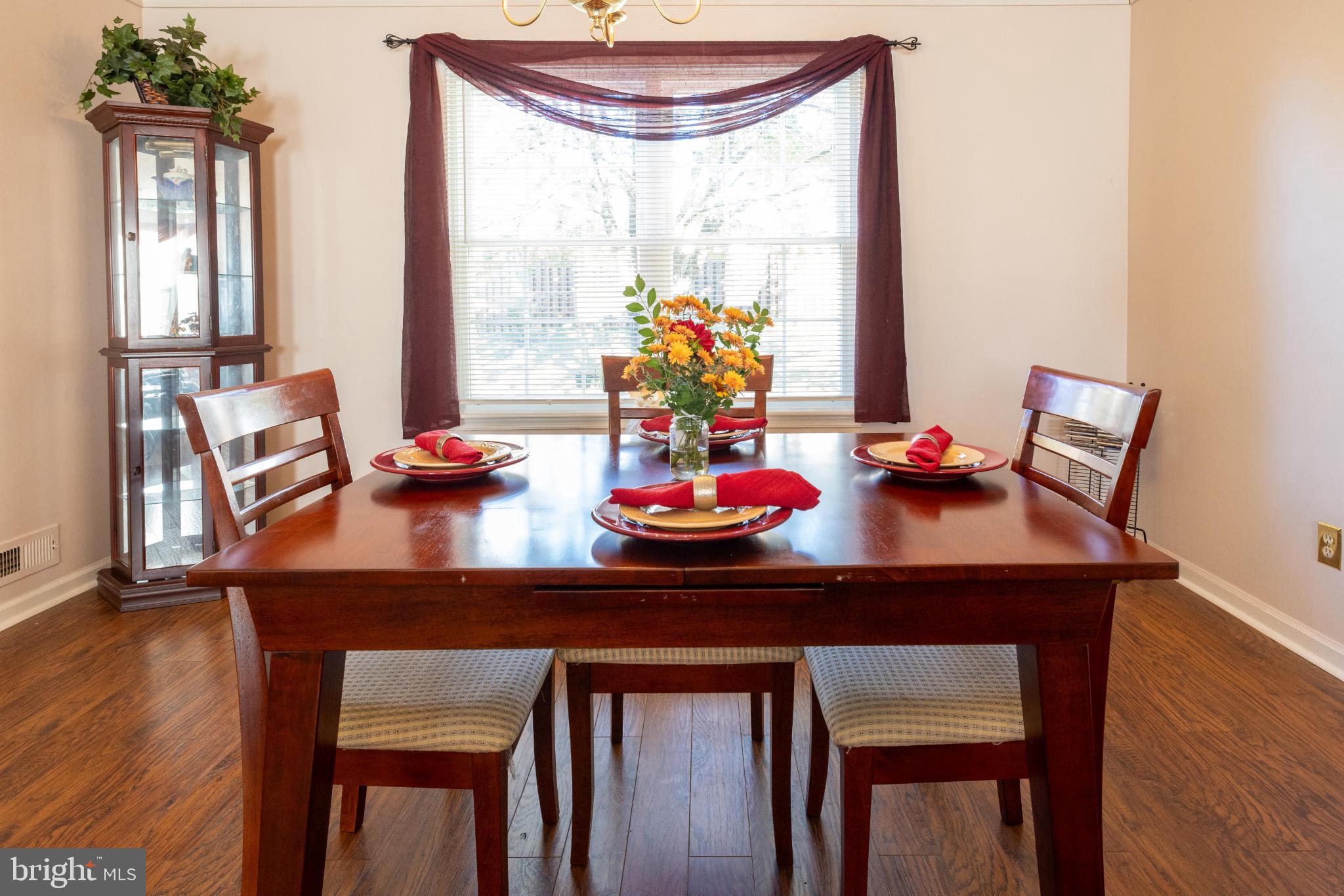 HIDDEN FIELDS - Residential