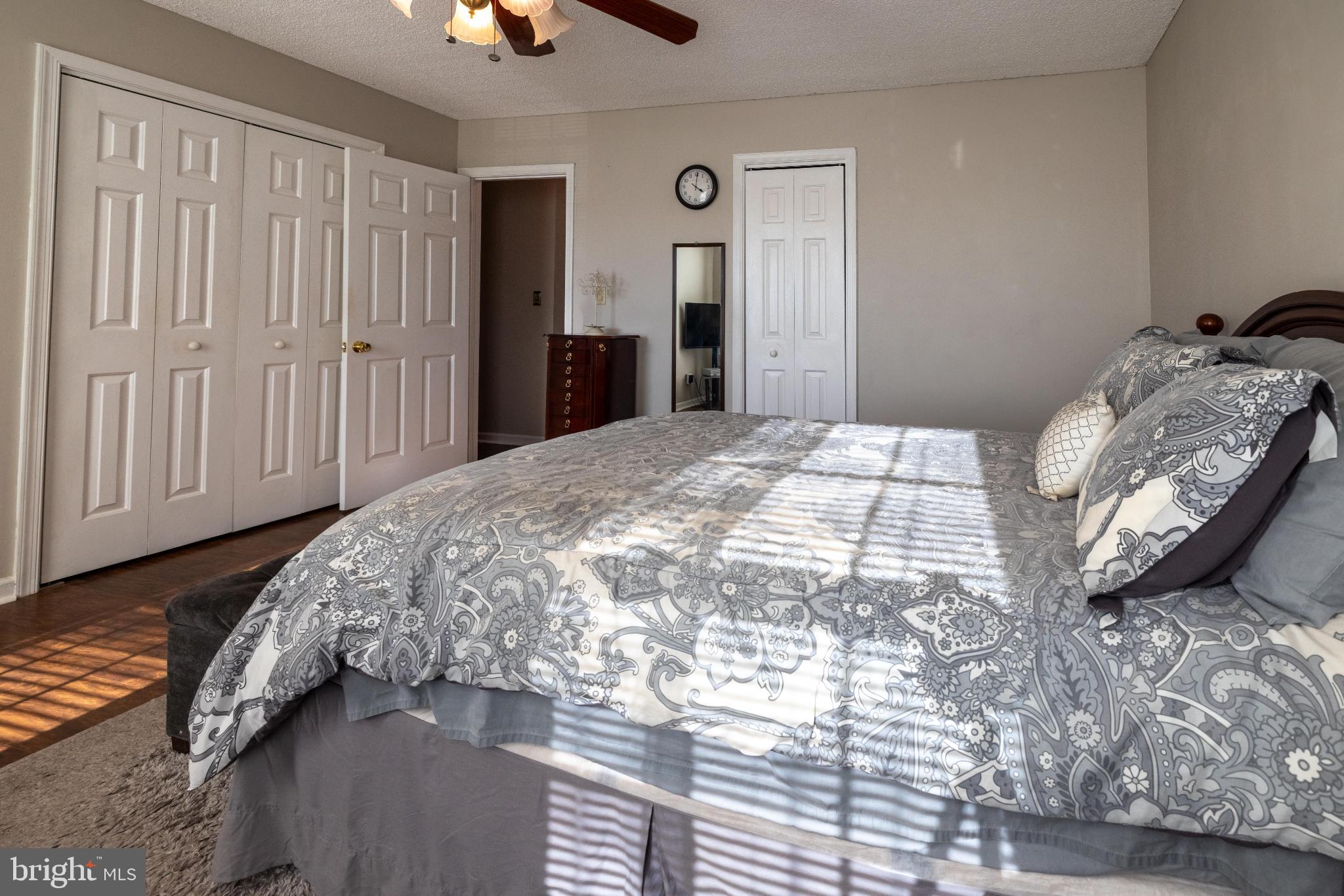 HIDDEN FIELDS - Residential