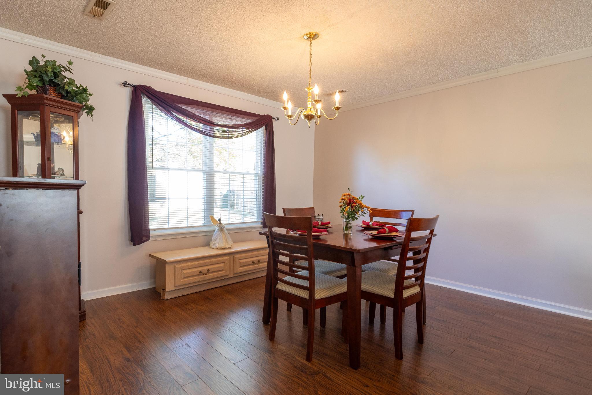 HIDDEN FIELDS - Residential