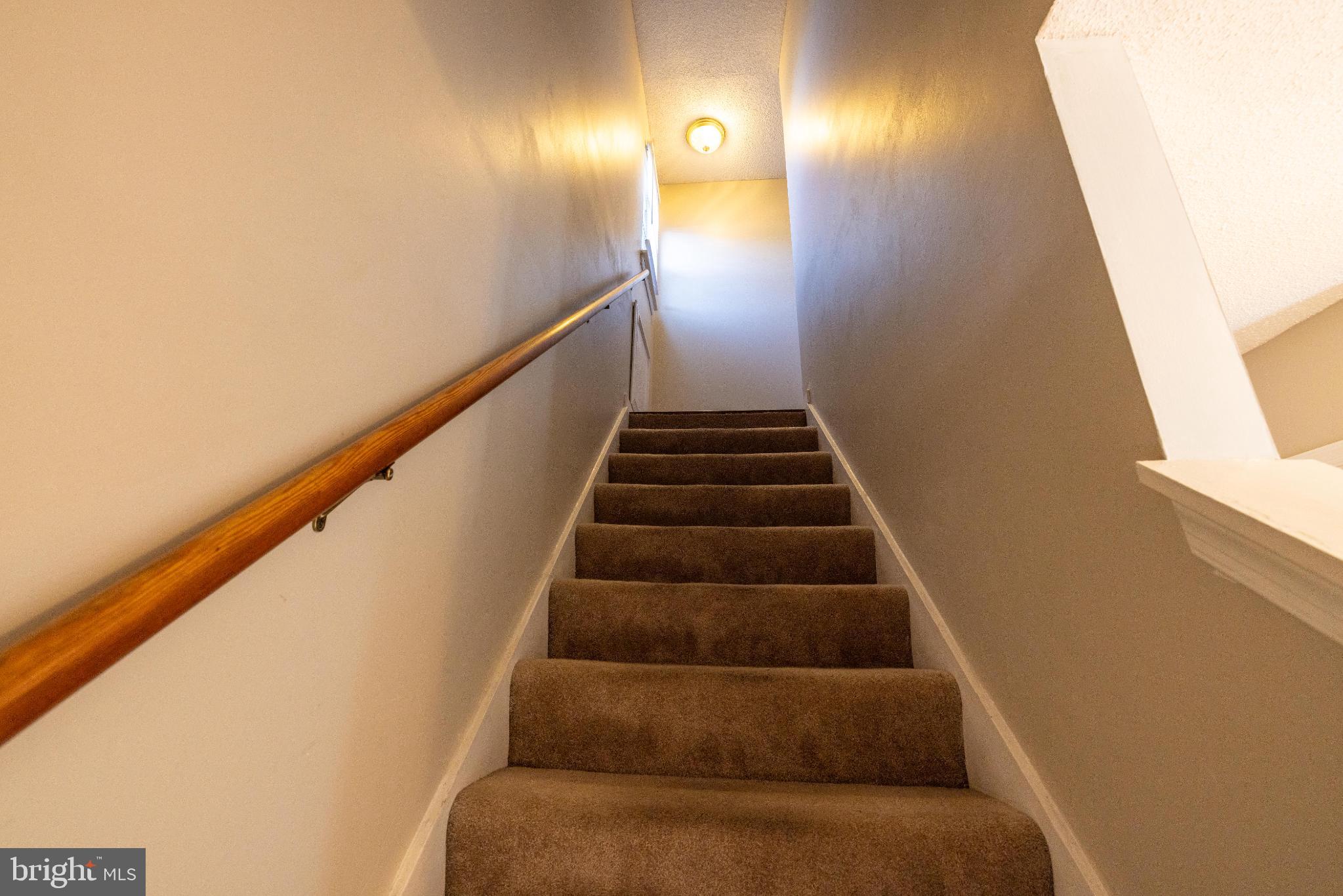 HIDDEN FIELDS - Residential