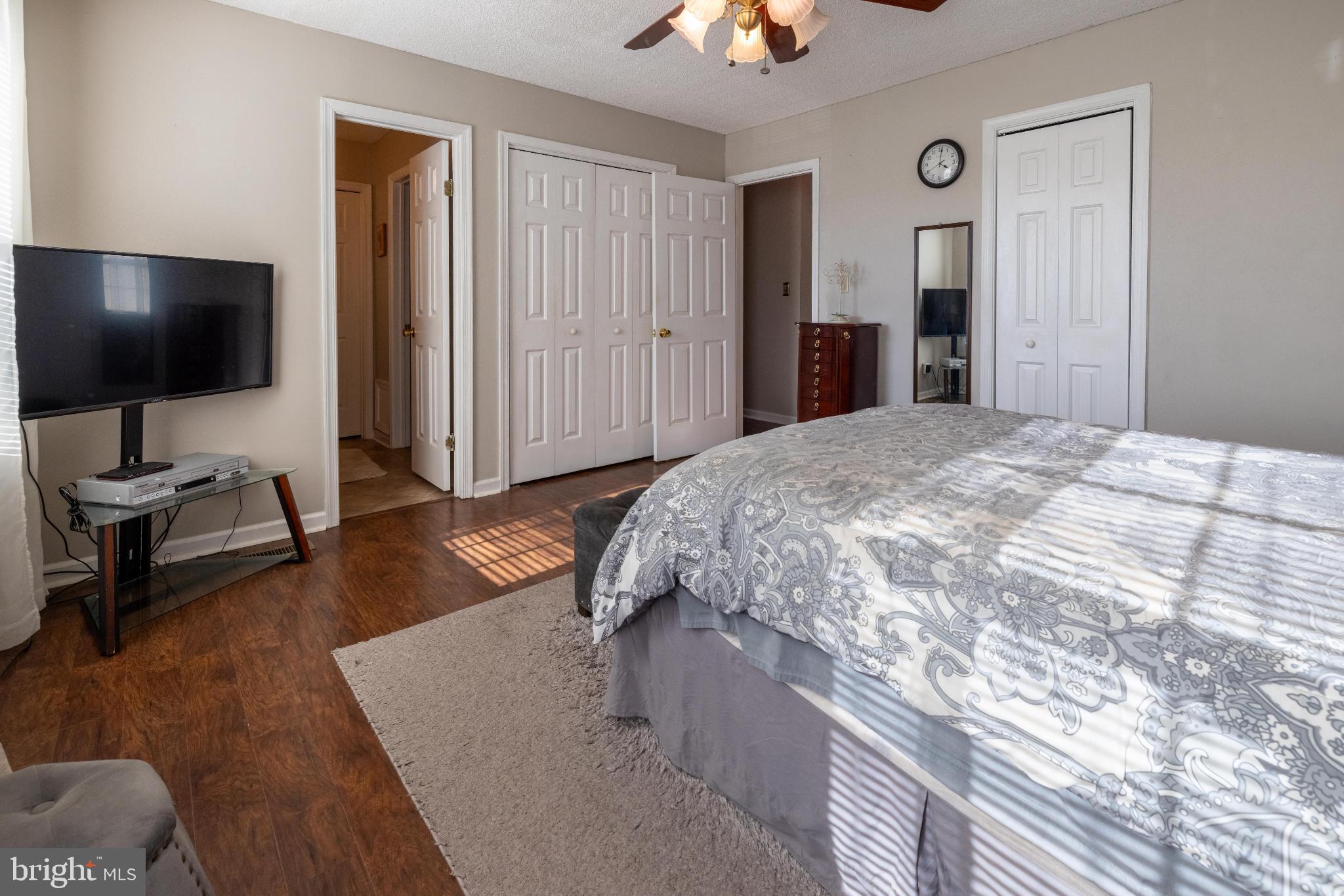 HIDDEN FIELDS - Residential