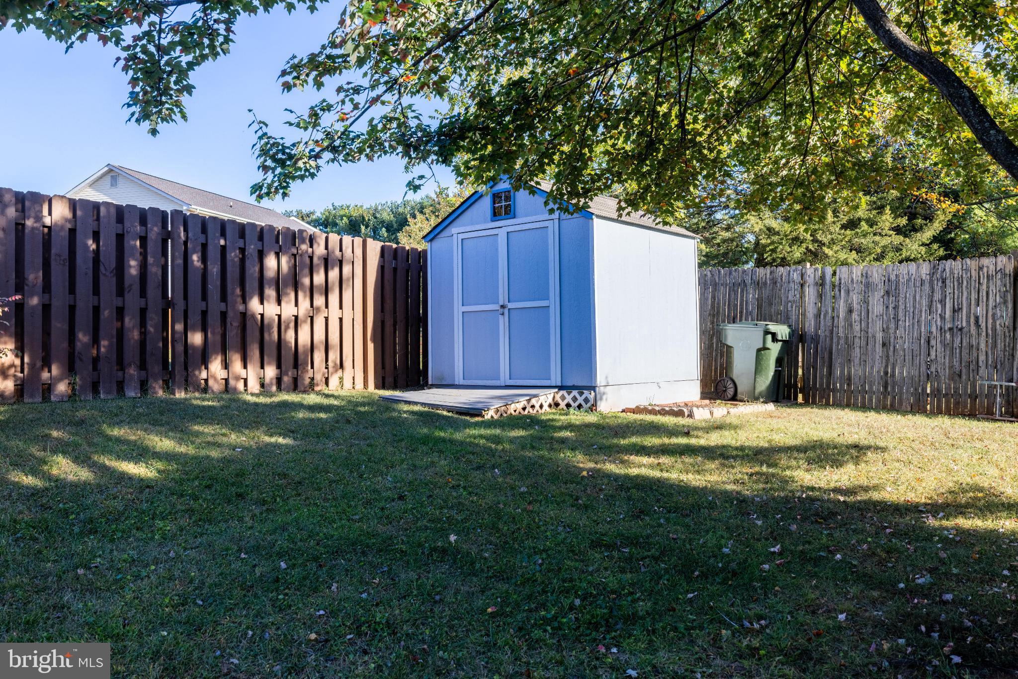 HIDDEN FIELDS - Residential