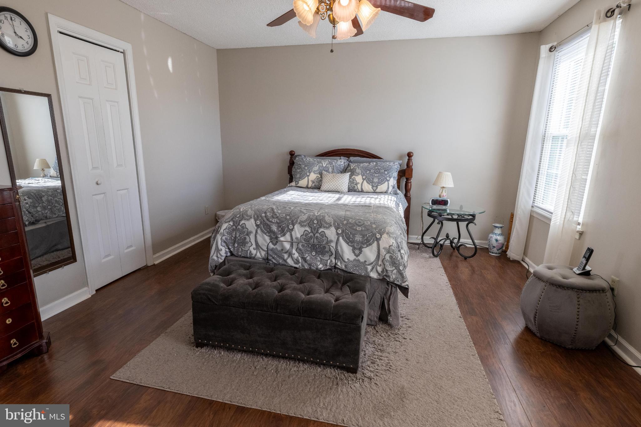 HIDDEN FIELDS - Residential