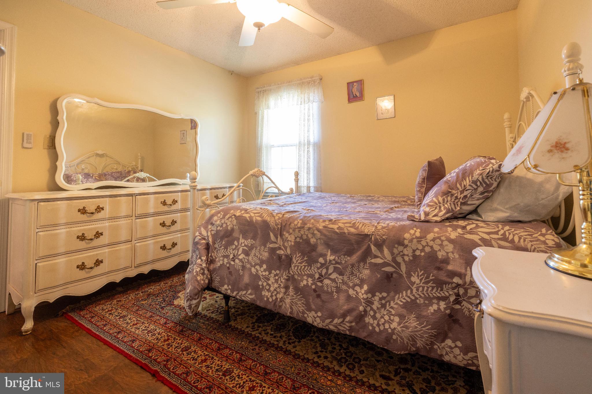 HIDDEN FIELDS - Residential