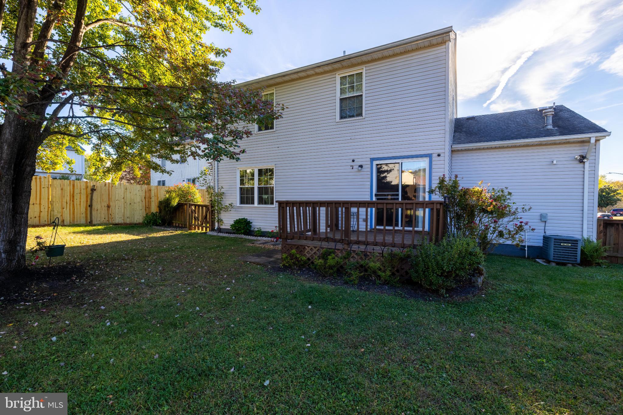 HIDDEN FIELDS - Residential