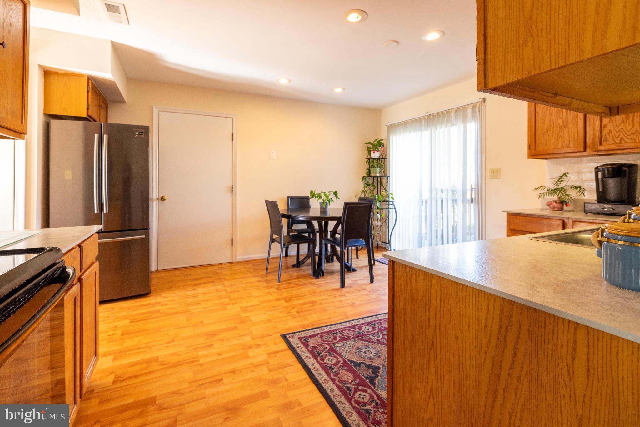 HIDDEN FIELDS - Residential