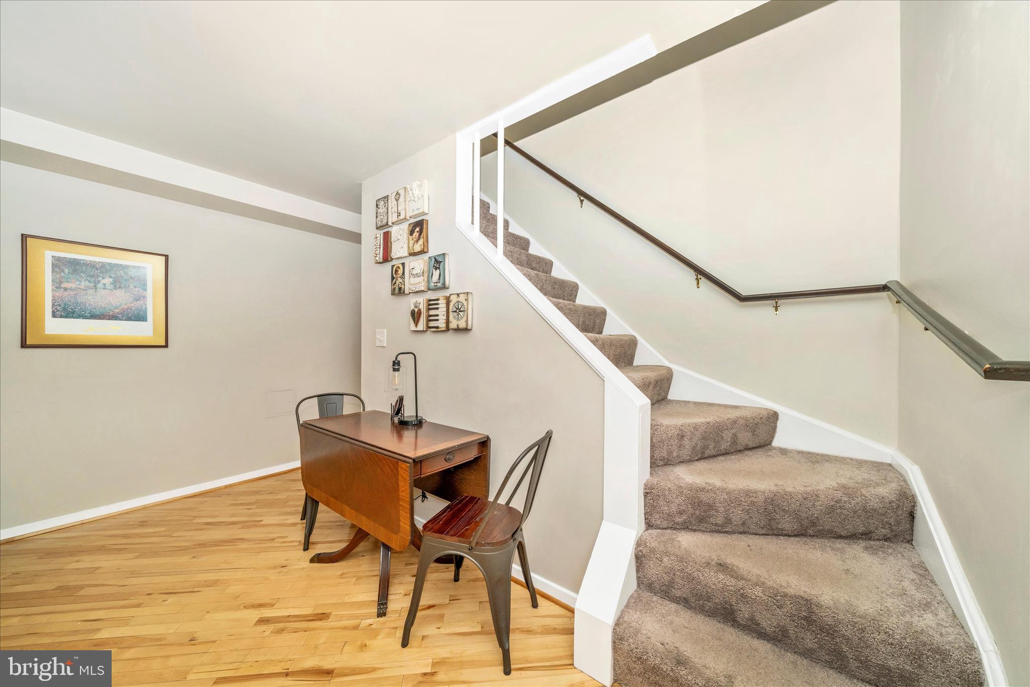 8TH STREET MEWS CONDO - Residential