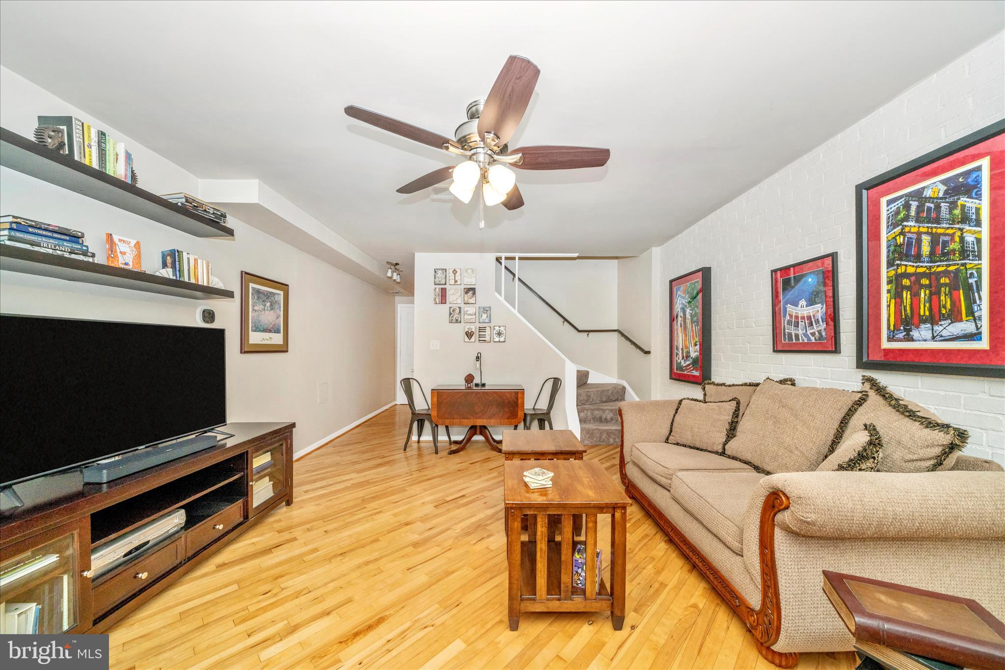 8TH STREET MEWS CONDO - Residential