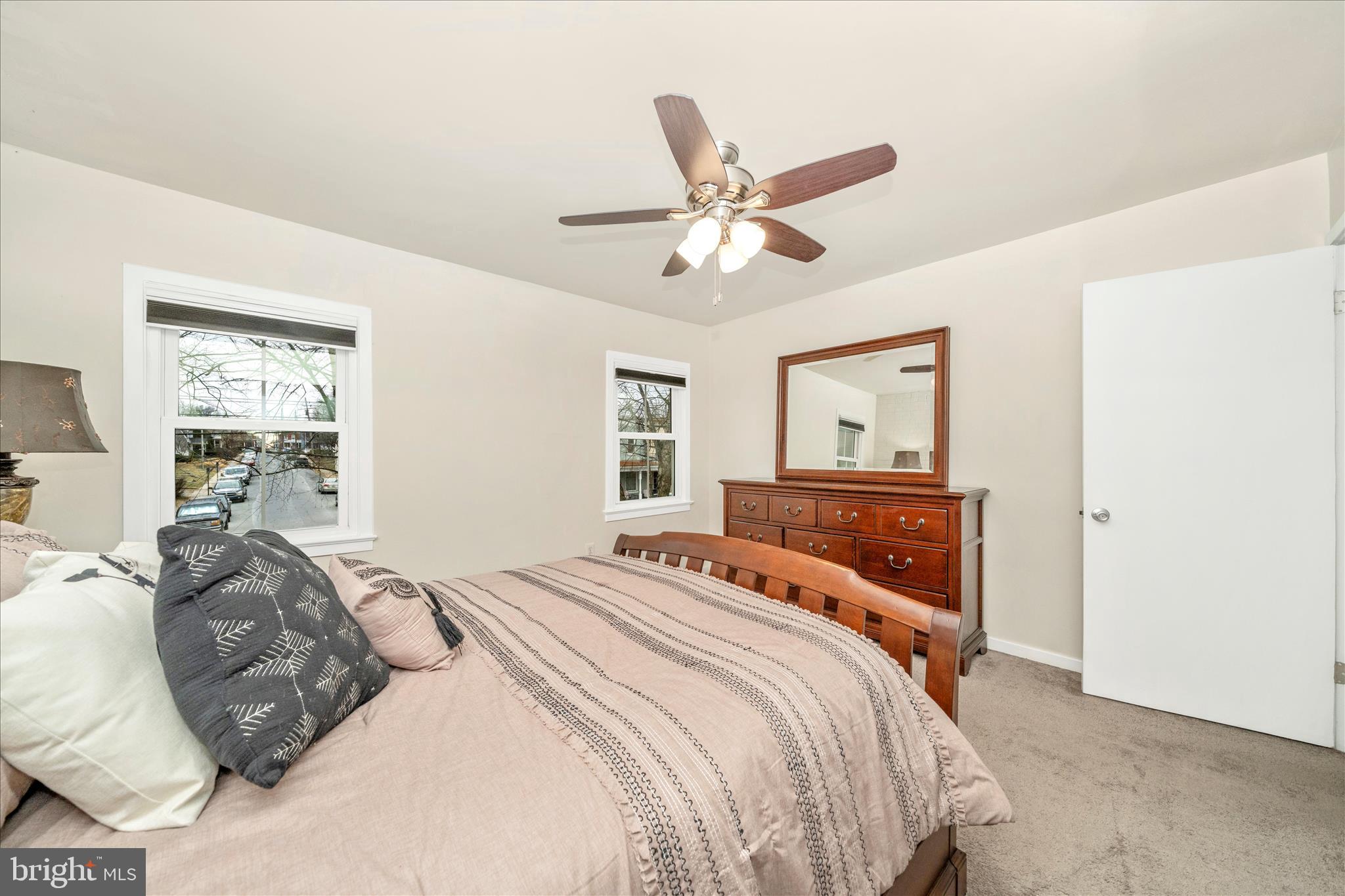 8TH STREET MEWS CONDO - Residential