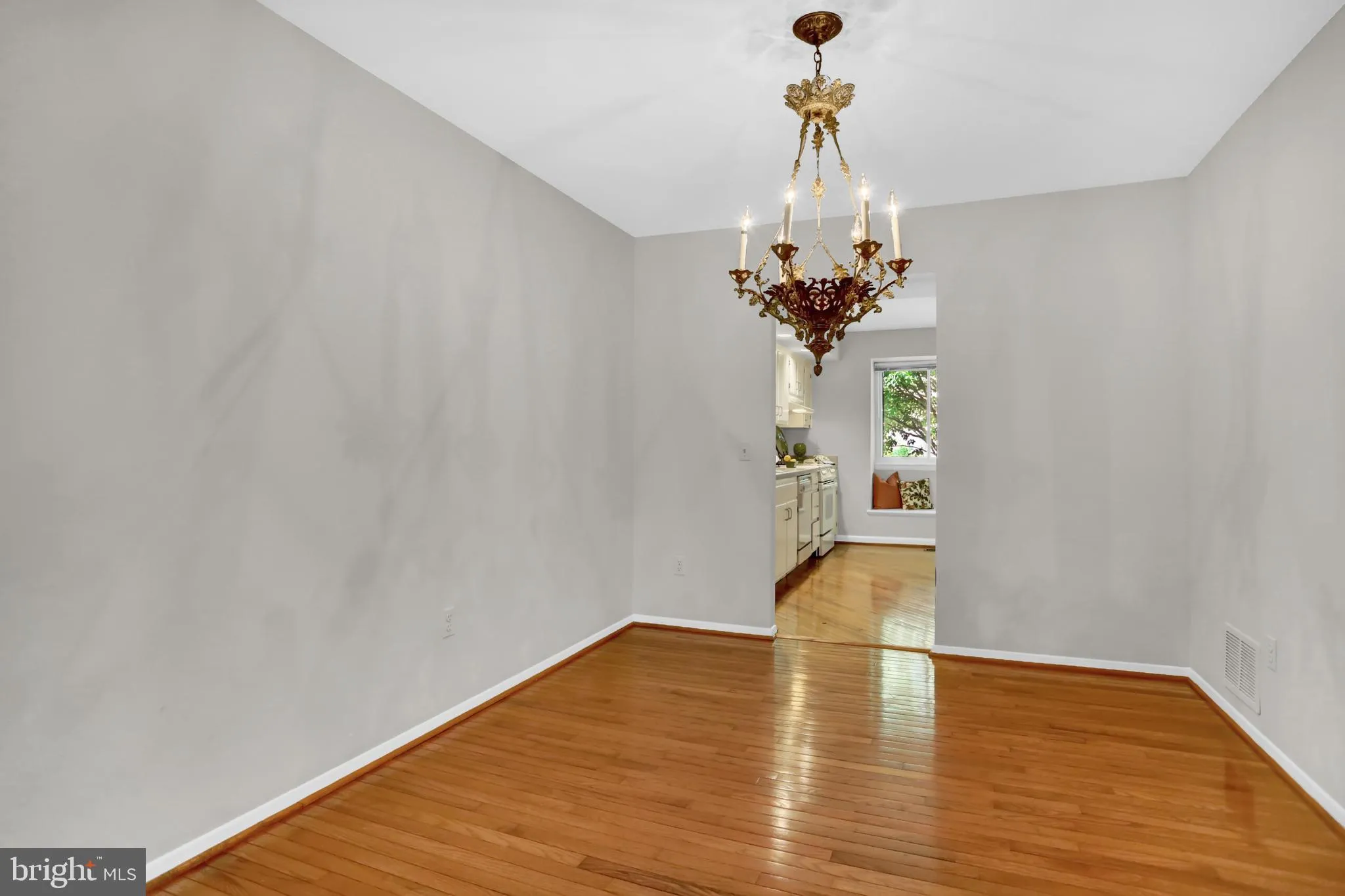 Lutherville Timonium, Maryland 21093, United States, 3 Bedrooms Bedrooms, ,4 BathroomsBathrooms,Residential,Active,168359