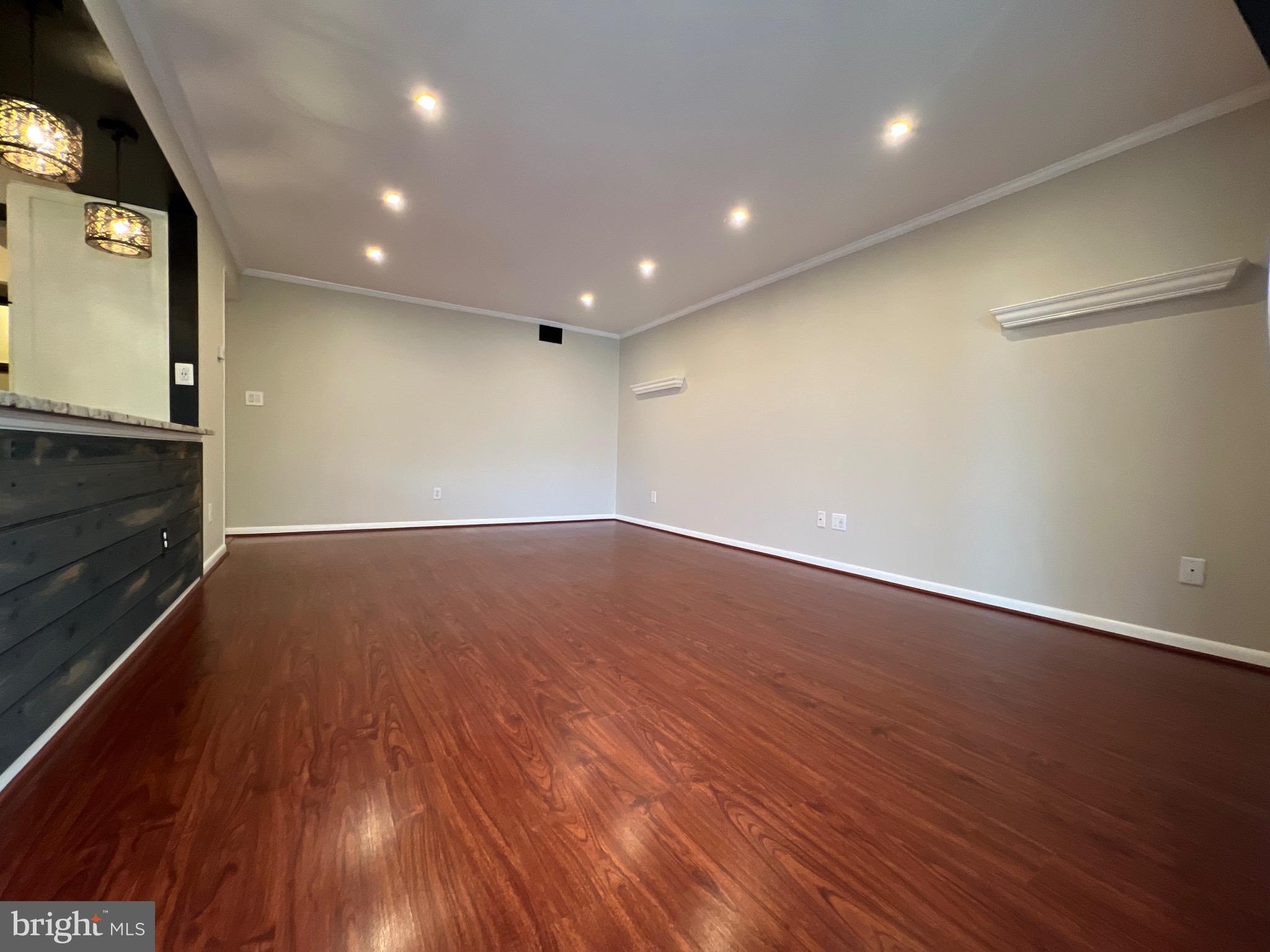 119 CASTLETOWN ROAD 302