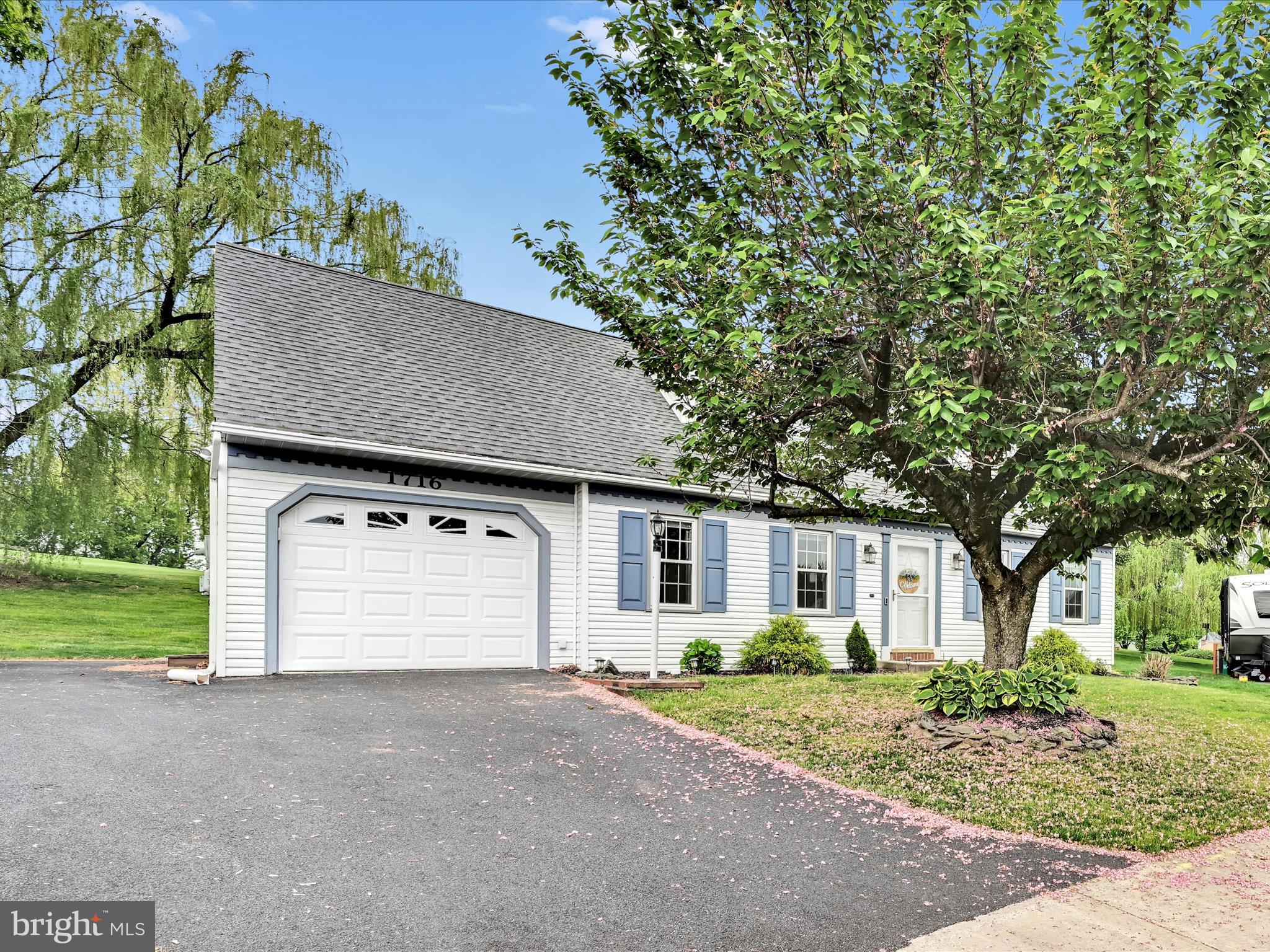 1716 ROCK LEDGE COURT