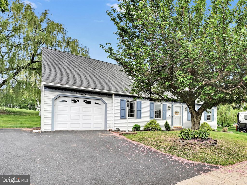 Photo of 1716 Rock Ledge Court, LANCASTER, PA 17603 (MLS # PALA2071222)