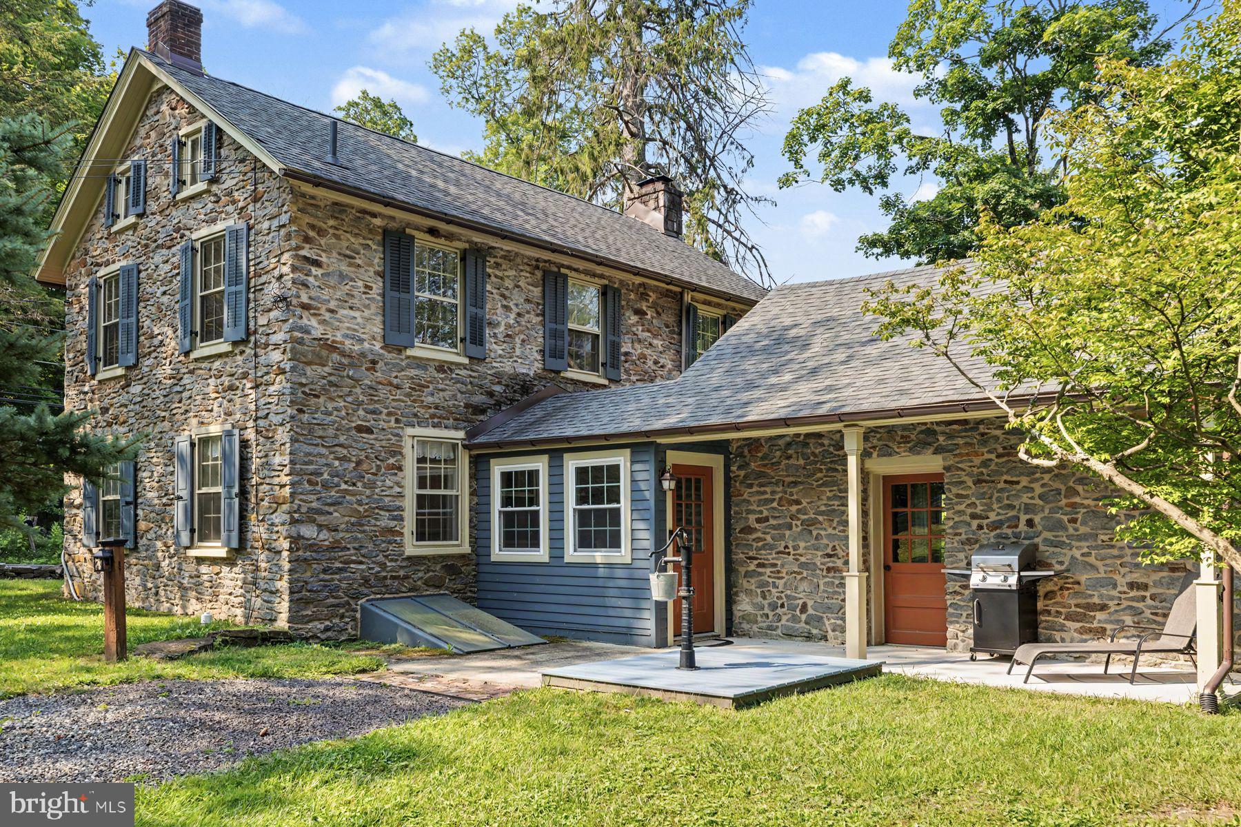 1067 W THATCHER ROAD