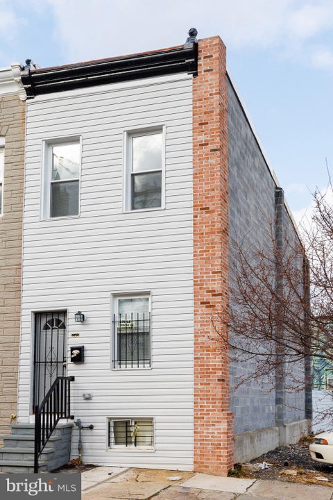 Townhouse For Sale - 2502 Jefferson Street<br/> BALTIMORE, MD 21205