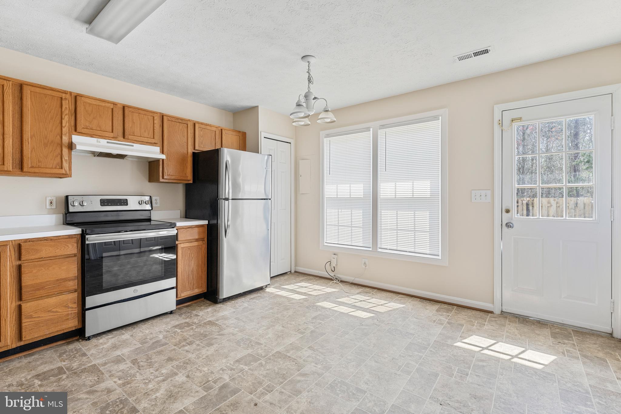 COVENTRY CREEK - Residential Lease