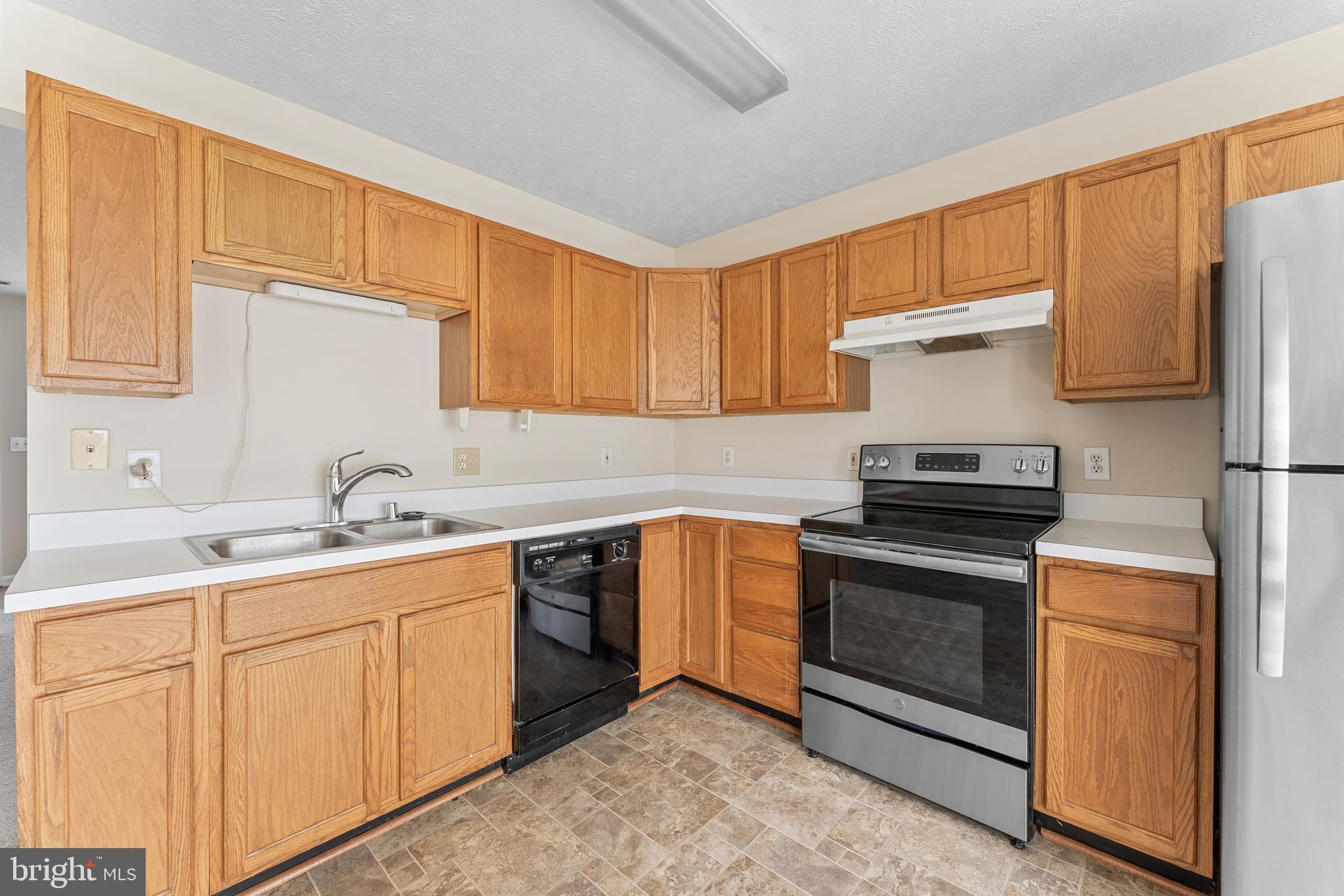 COVENTRY CREEK - Residential Lease