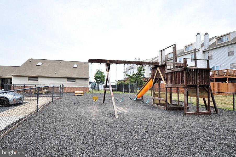 STONEY BEACH - Residential Lease