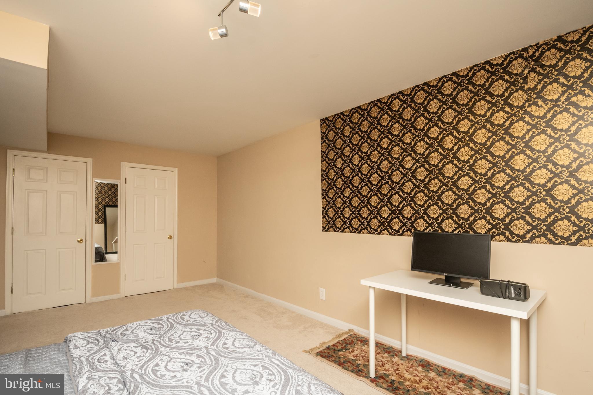 WAYSIDE VILLAGE - Residential