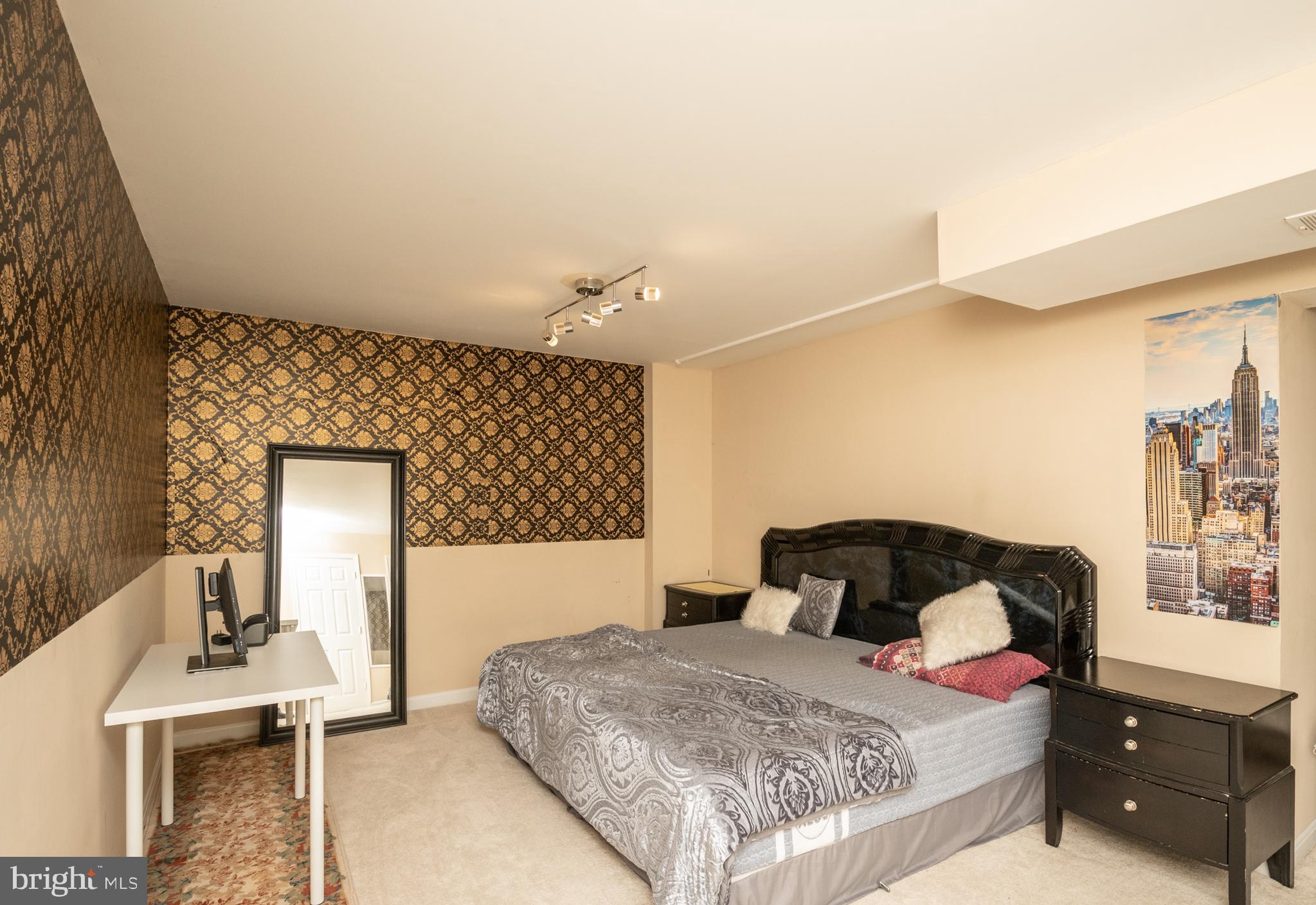 WAYSIDE VILLAGE - Residential