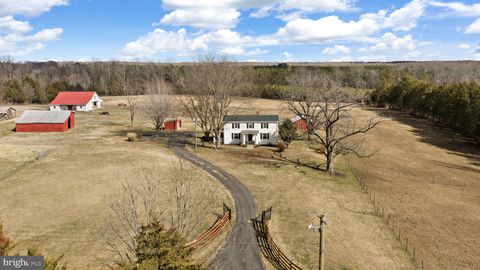 Homes For Sale - 1815 Country Road<br/> BEAVERDAM, VA 23015