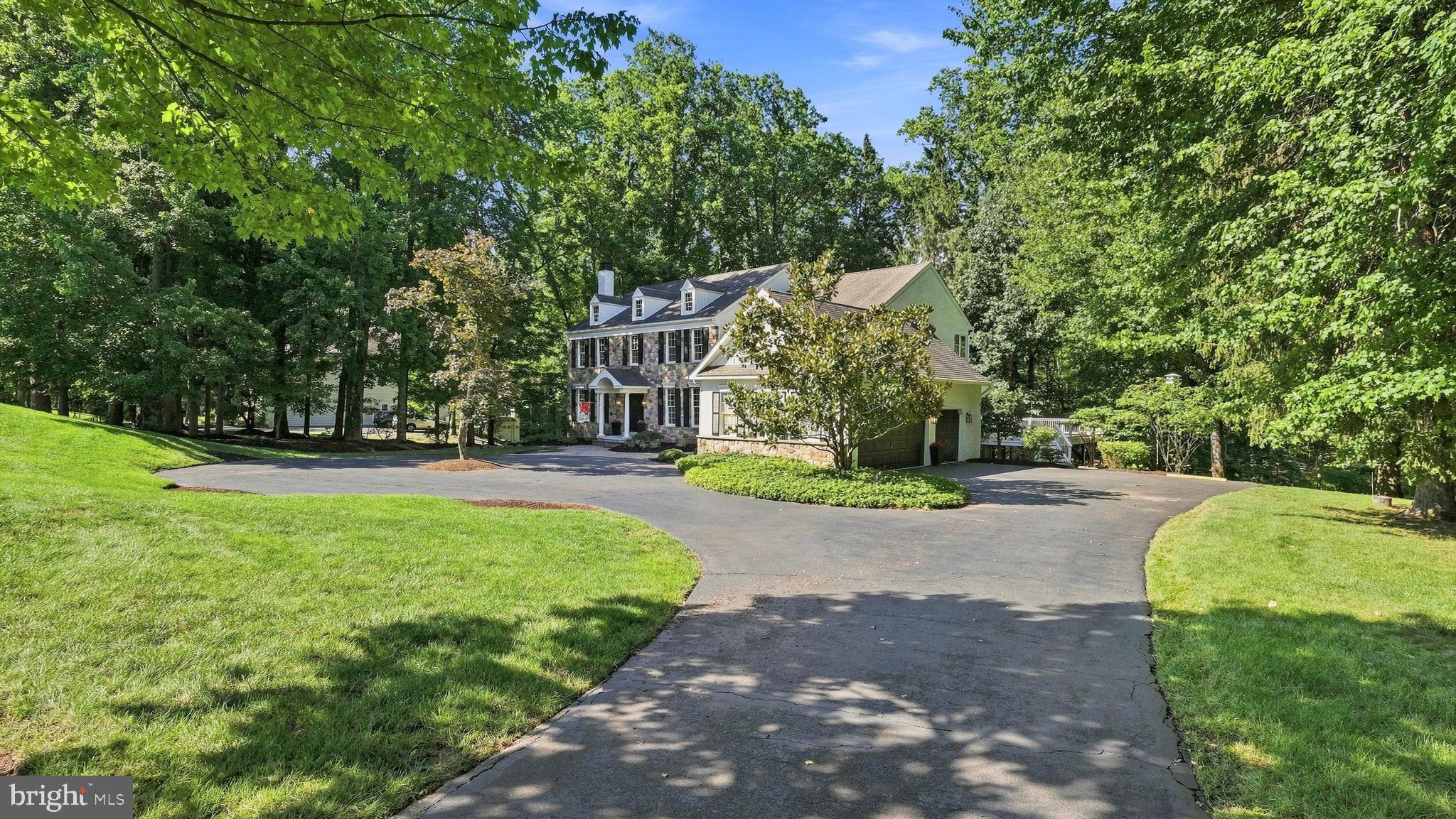 48 WOODSIDE LANE