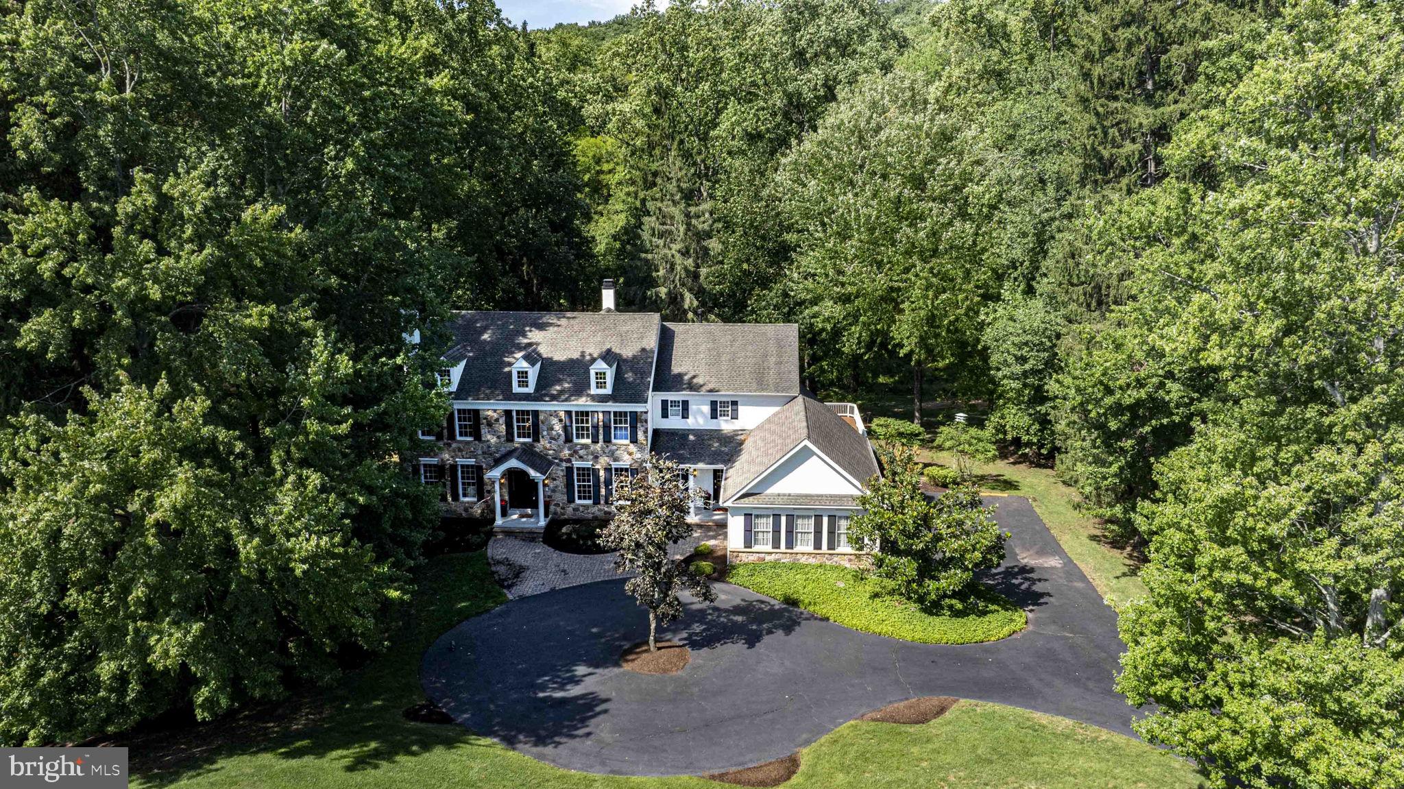 48 WOODSIDE LANE