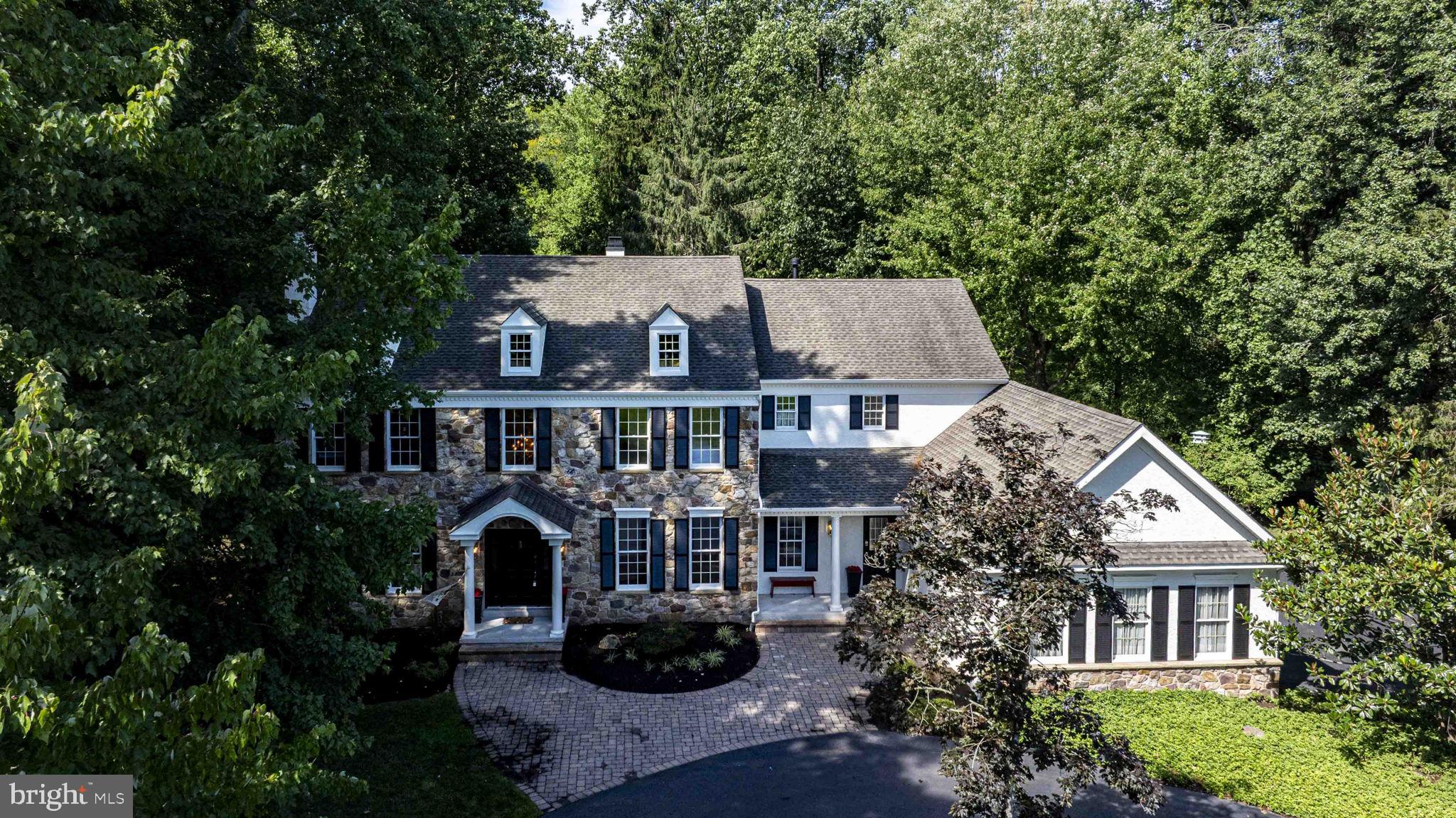 48 WOODSIDE LANE