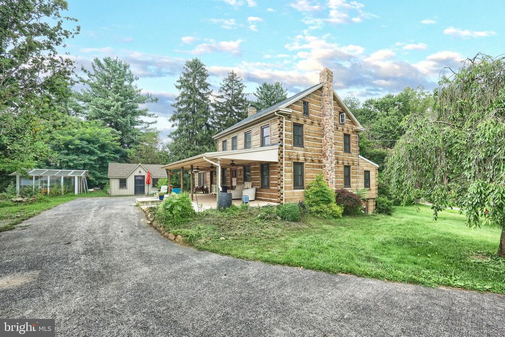 Photo of 7455 Hillside Drive, SPRING GROVE, PA 17362 (MLS # PAYK2087774)