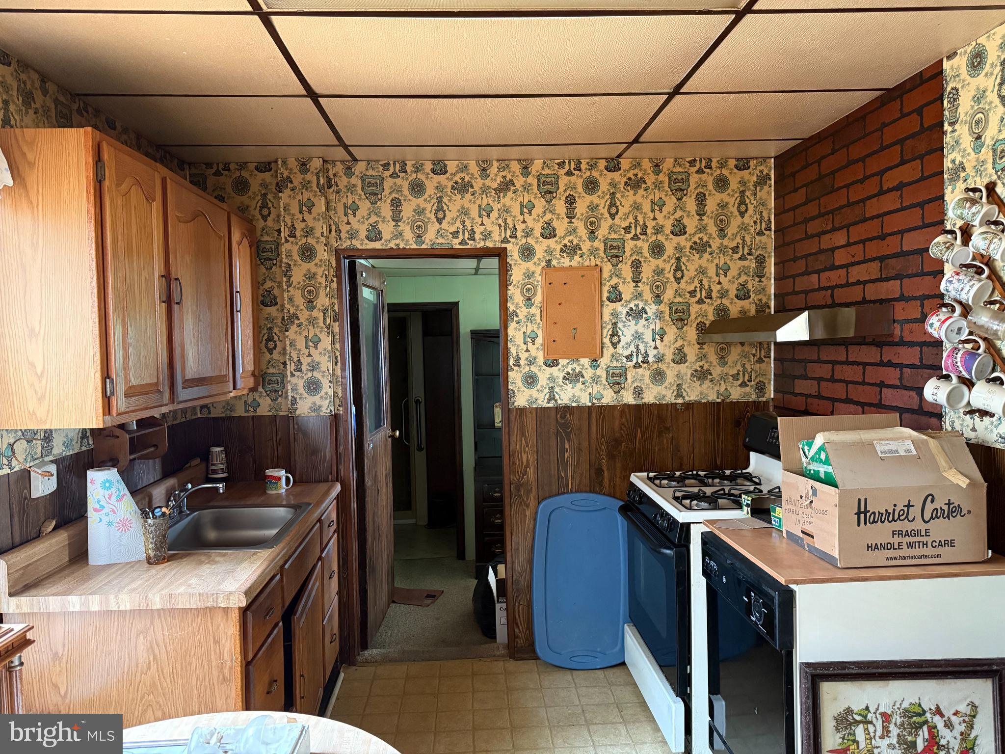10 N HILLTOP AVENUE