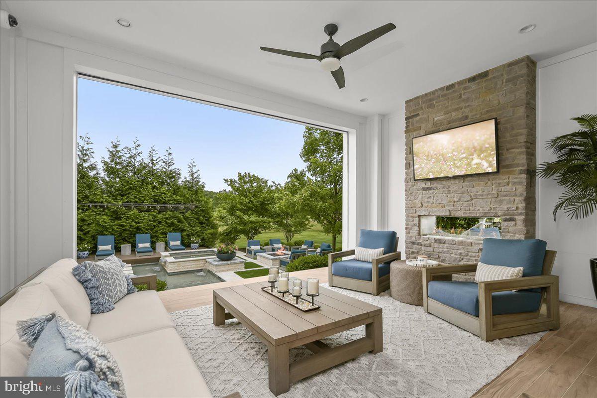 THE RIDINGS AT NORTH BRANCH - Residential