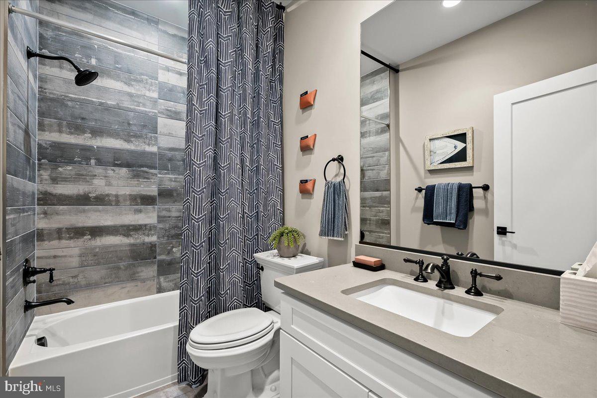 THE RIDINGS AT NORTH BRANCH - Residential