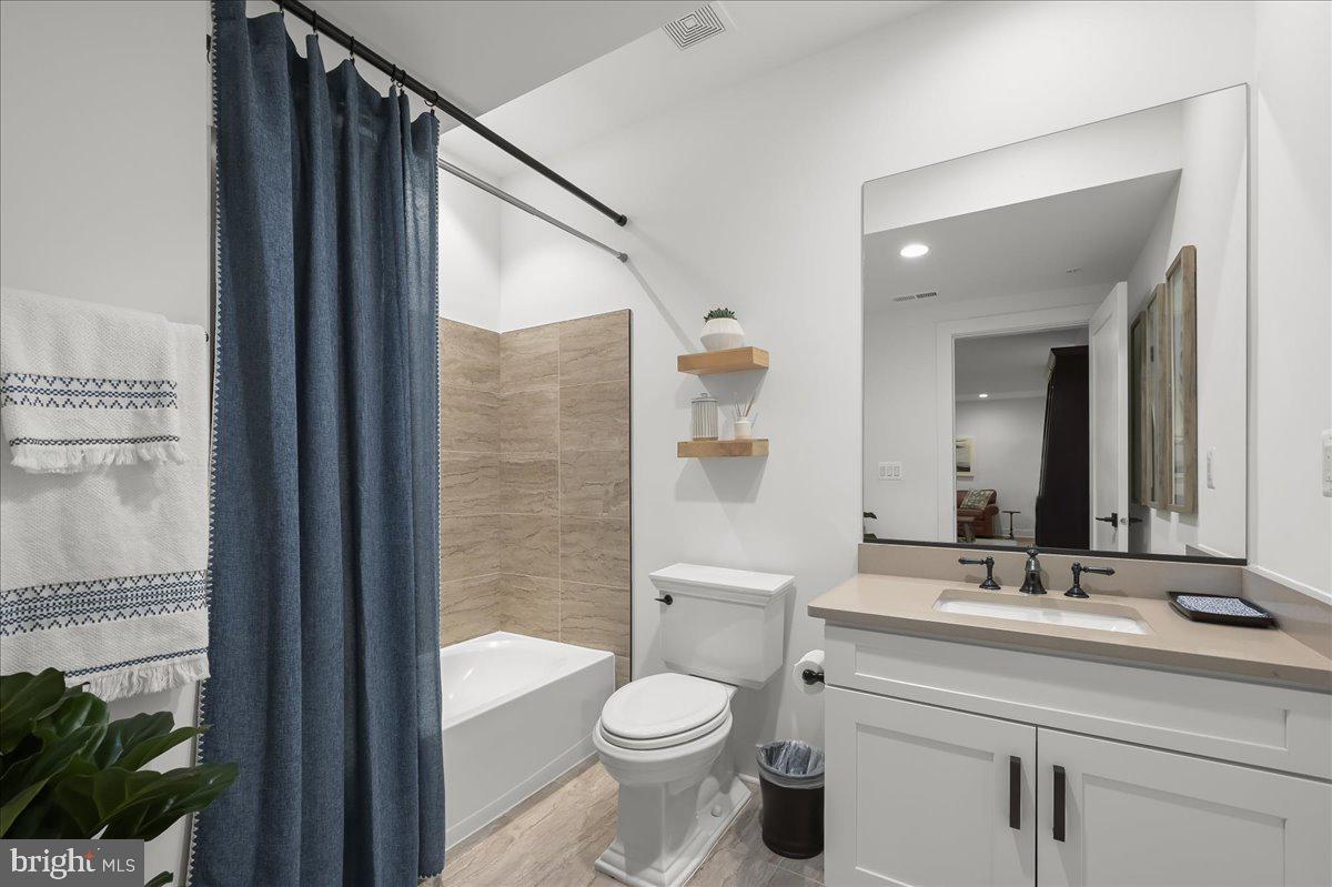 THE RIDINGS AT NORTH BRANCH - Residential