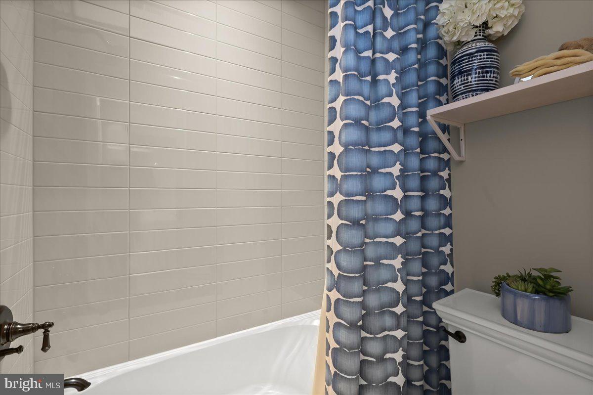 THE RIDINGS AT NORTH BRANCH - Residential