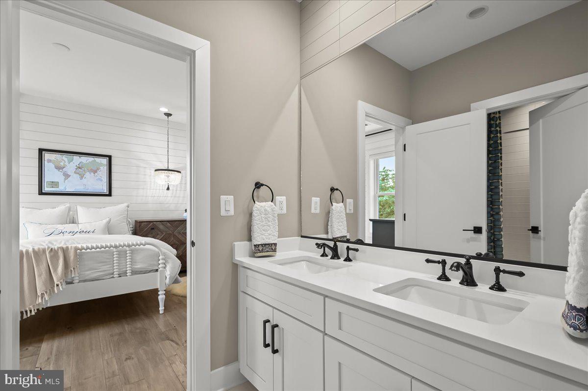 THE RIDINGS AT NORTH BRANCH - Residential