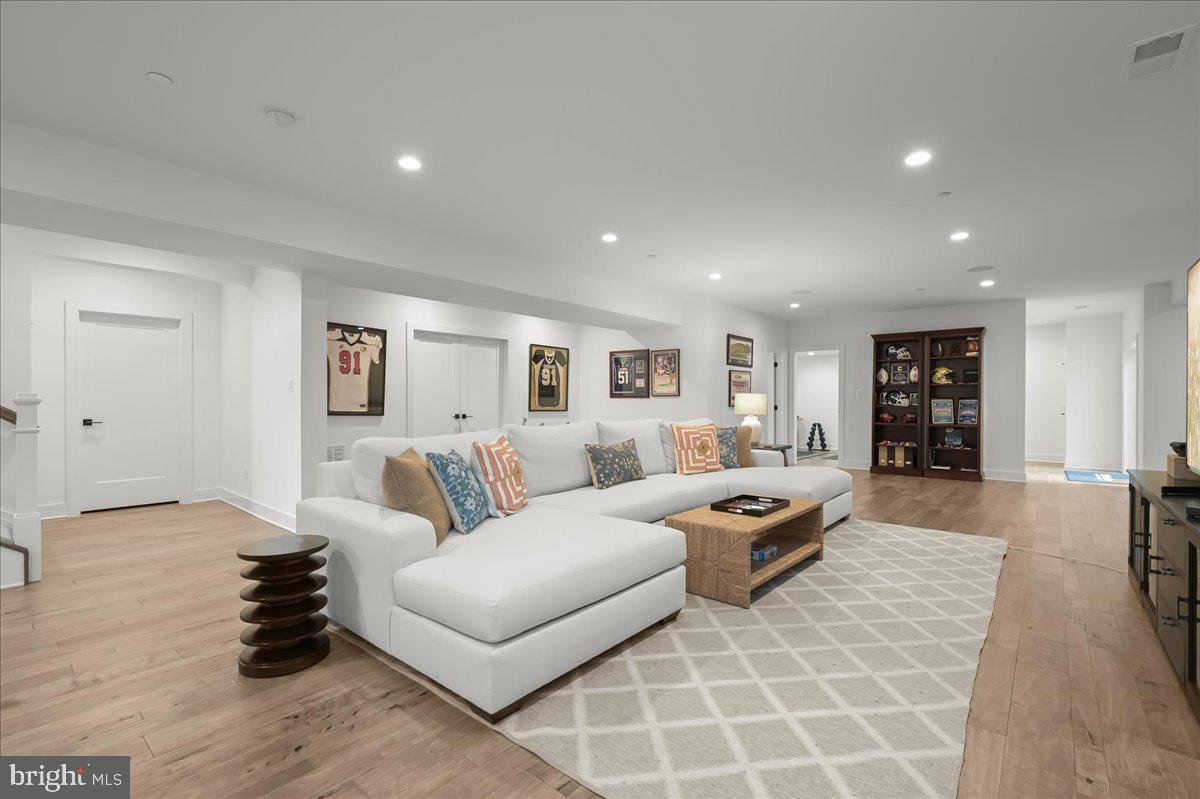 THE RIDINGS AT NORTH BRANCH - Residential