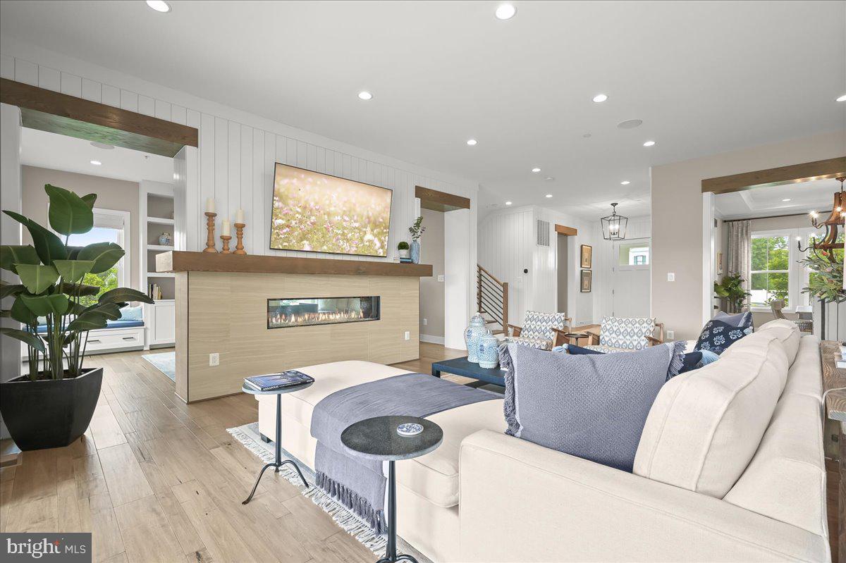 THE RIDINGS AT NORTH BRANCH - Residential