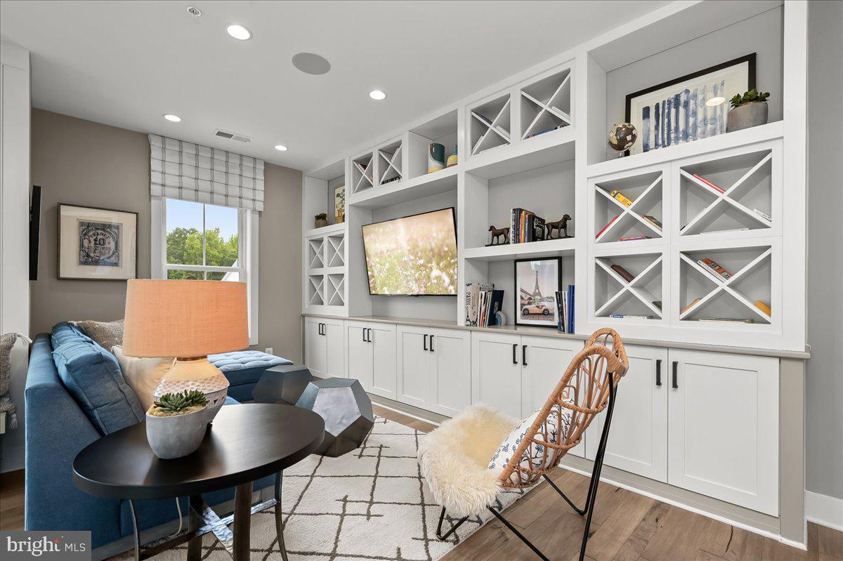 THE RIDINGS AT NORTH BRANCH - Residential