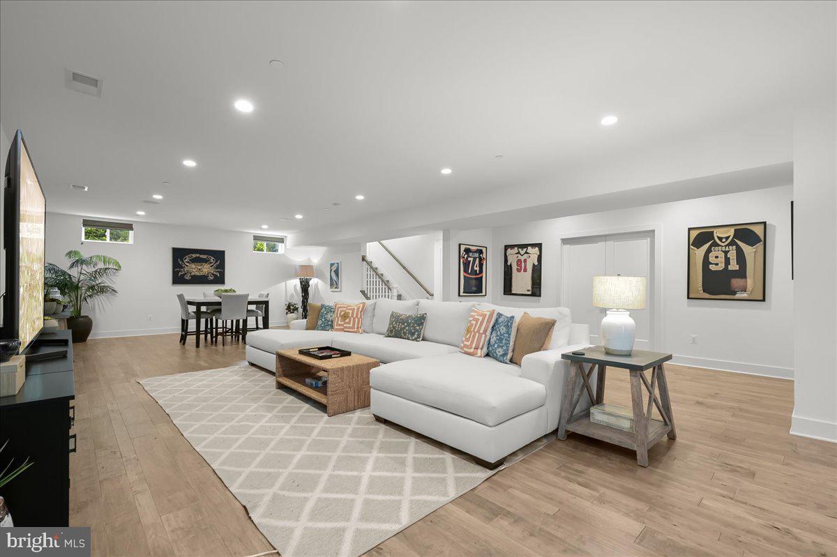 THE RIDINGS AT NORTH BRANCH - Residential