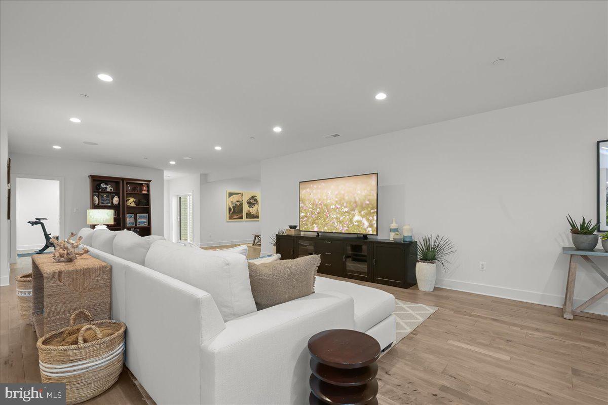 THE RIDINGS AT NORTH BRANCH - Residential