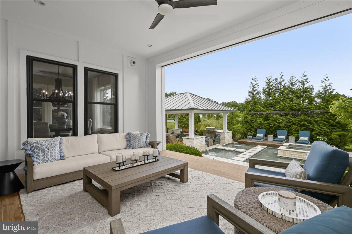 THE RIDINGS AT NORTH BRANCH - Residential