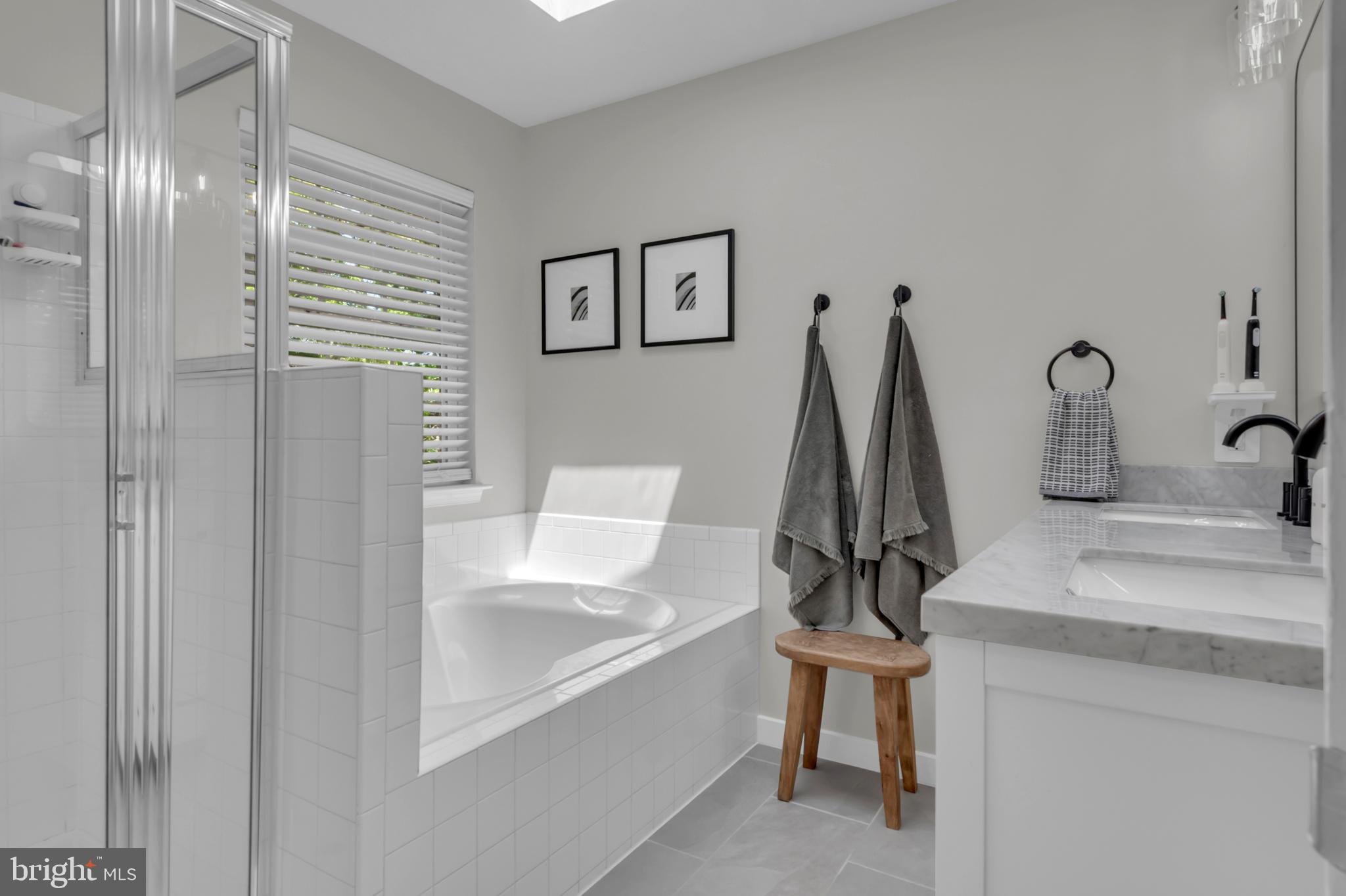 RIVER OAKS - Residential