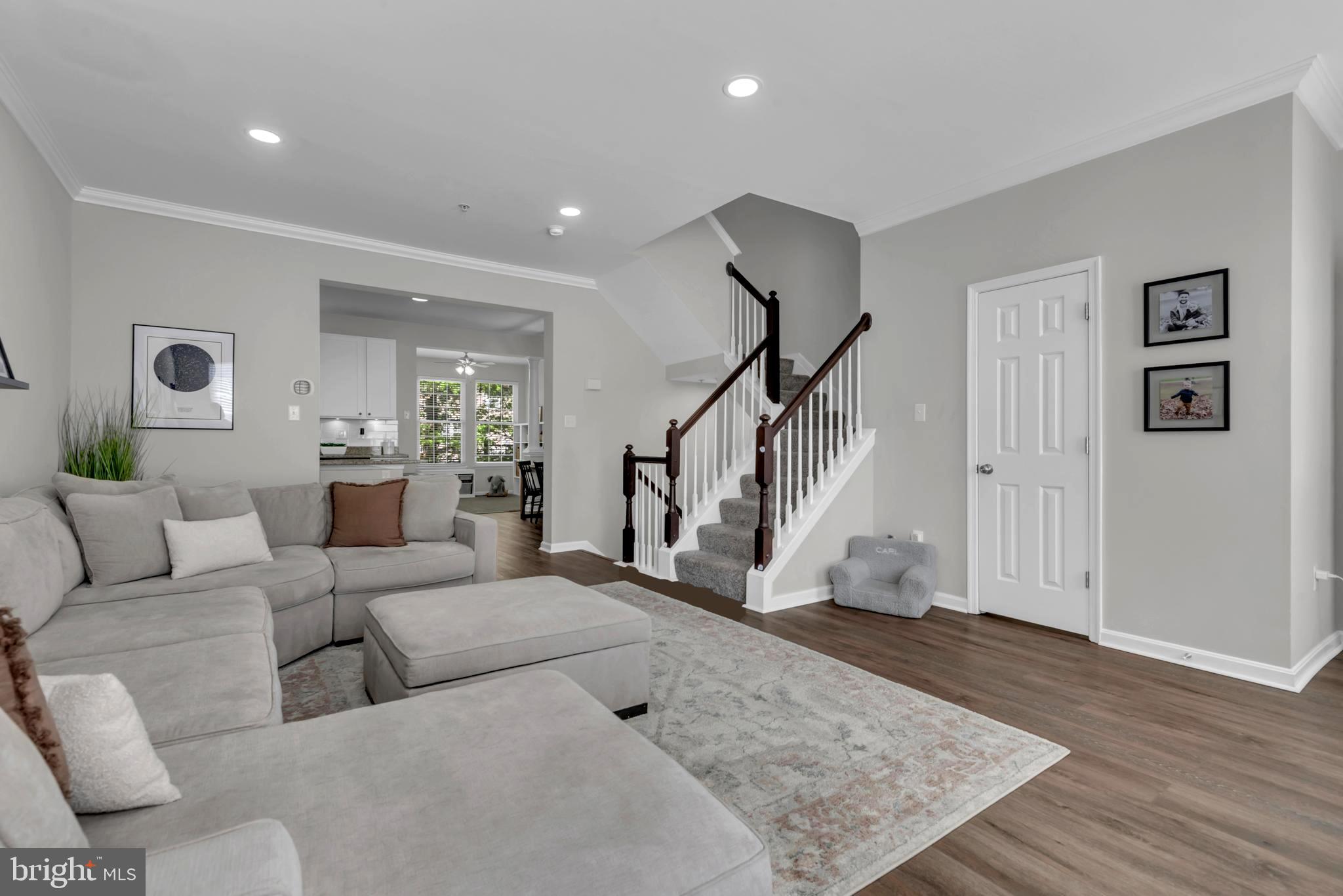 RIVER OAKS - Residential