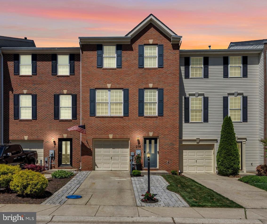 RIVER OAKS - Residential