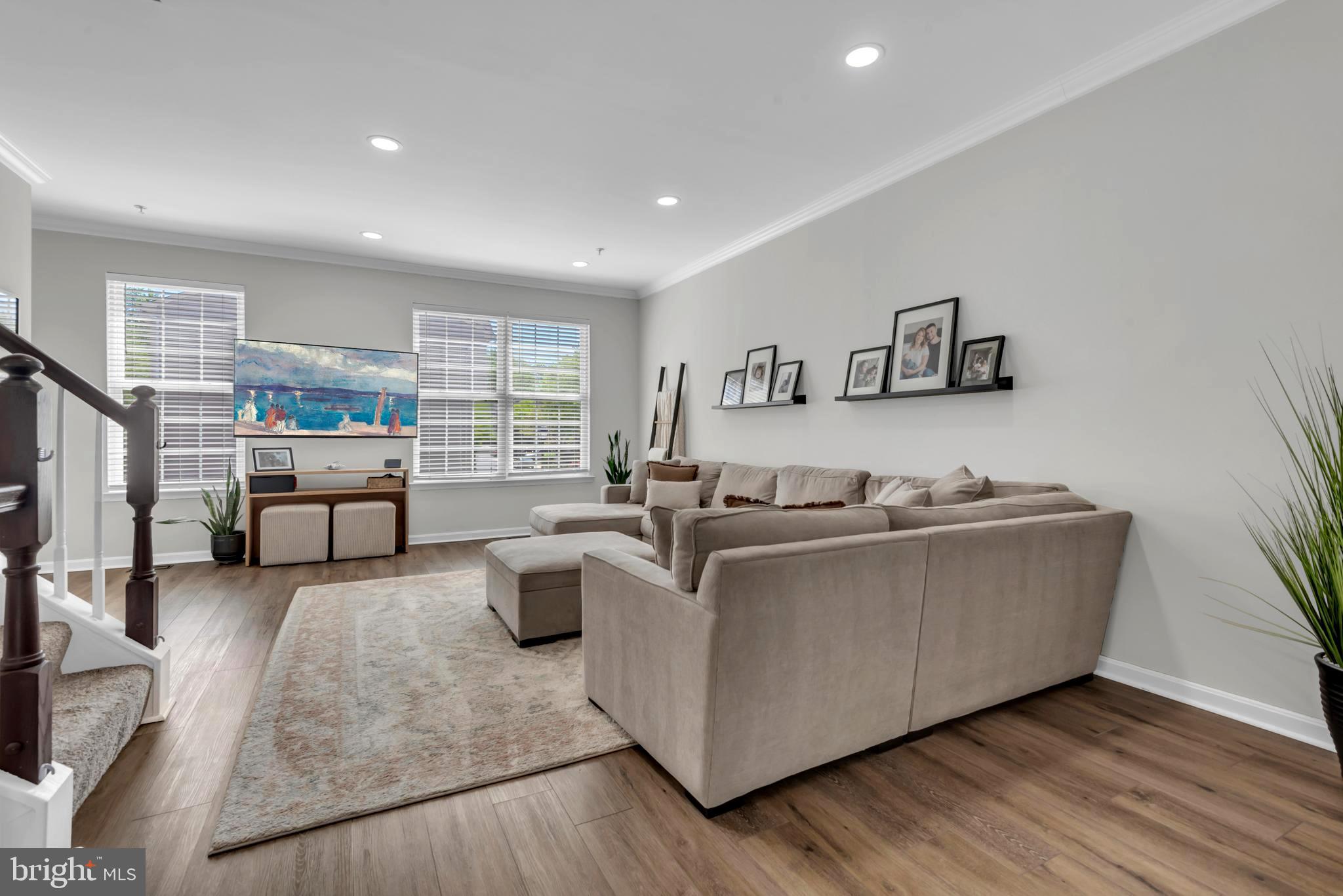 RIVER OAKS - Residential