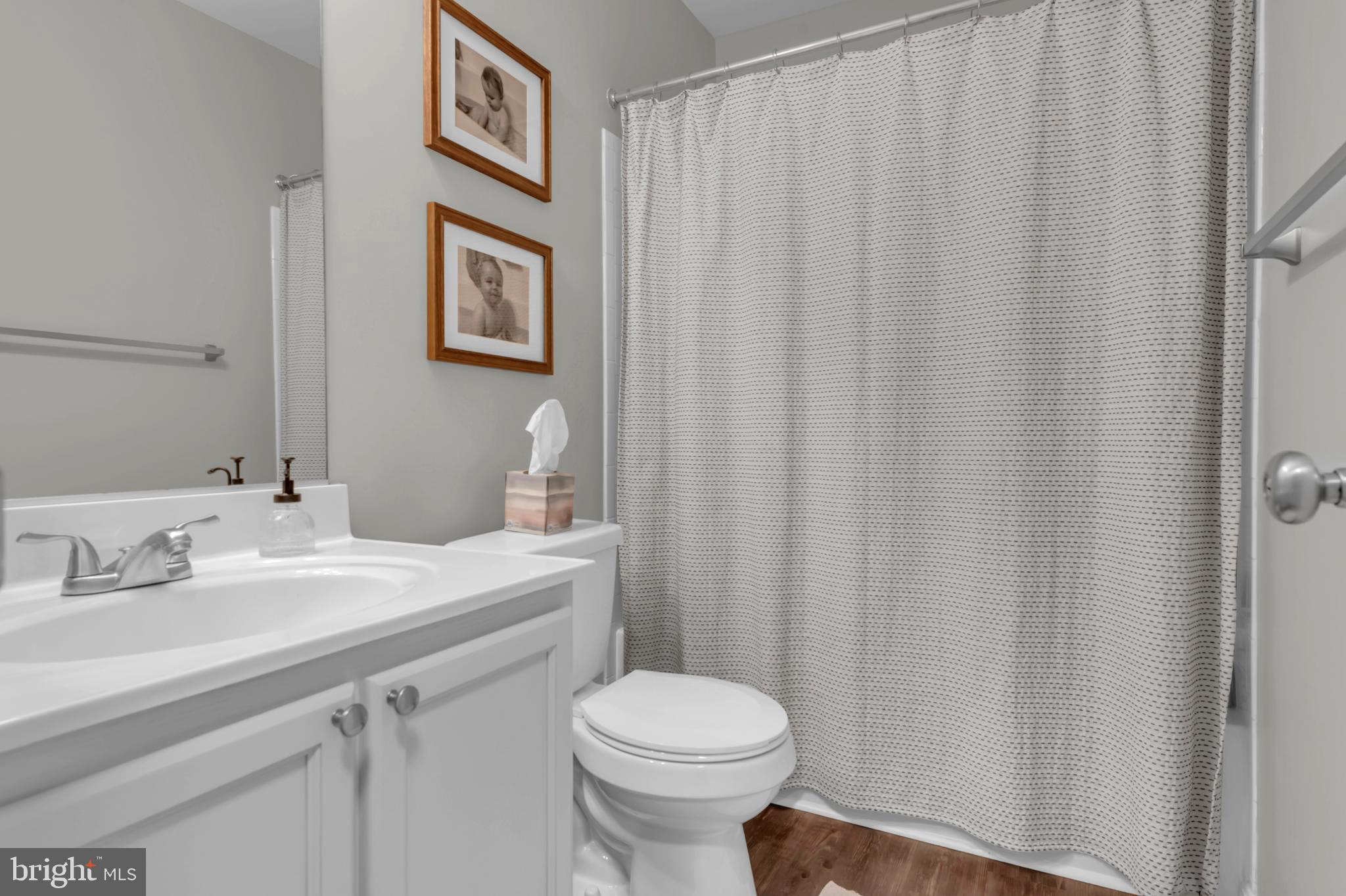 RIVER OAKS - Residential